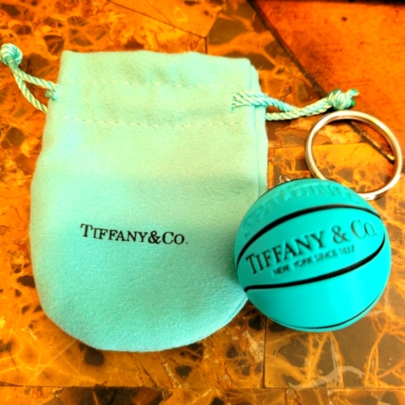 Tiffany & Co keychain - Picture 3 of 3